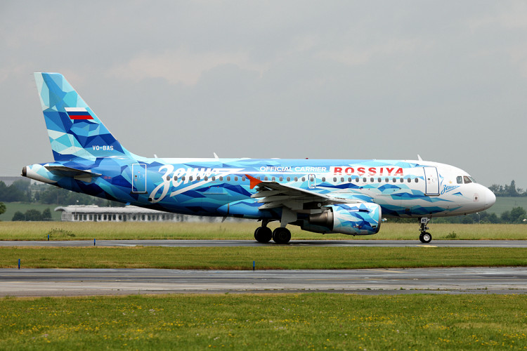 Airbus A319-111, Rossiya Airlines, registrace VQ-BAS (Zenit petrohrad logojet)