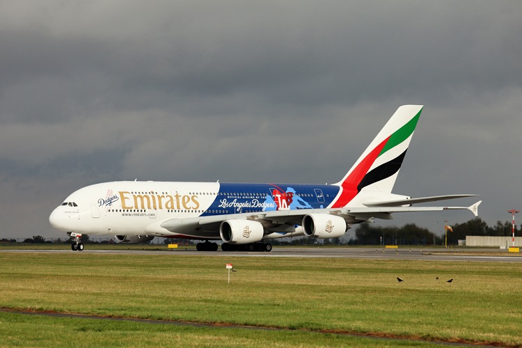 Airbus A380-861, Emirates, registrace A6-EON (Los Angeles Dodgers logojet)
