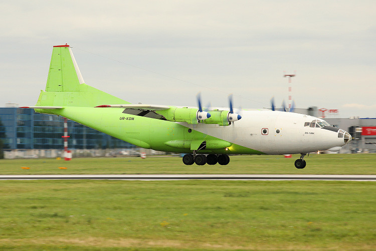 Antonov An-12BK, Cavok Air, registrace UR-KDM