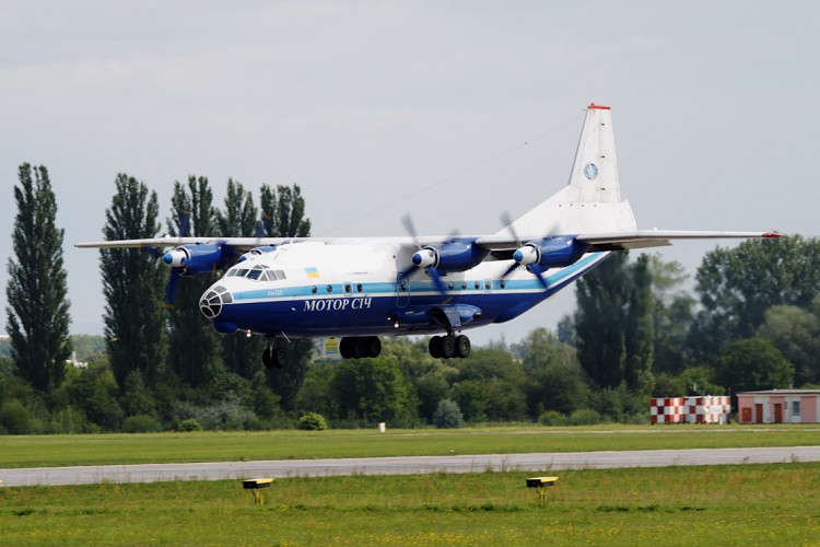 Antonov An-12BK, Motor Sich, registrace UR-11819