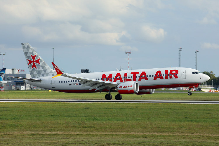 Boeing B737-8200 MAX, Air Malta, registrace 9H-VUE
