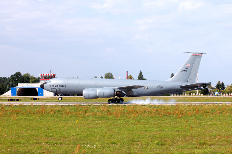 Boeing KC-135R 