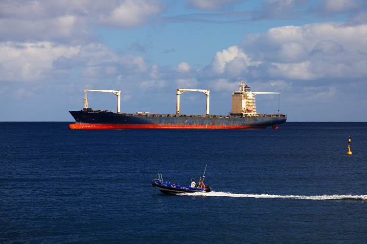 Bomar Caen (container ship, délka 210m, šíře 30m, deadweight 34 289t), Tenerife, Kanárské ostrovy