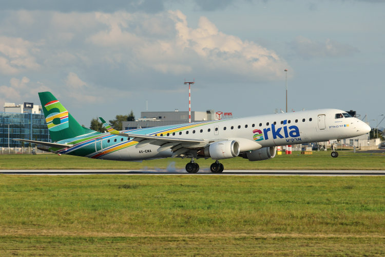 Embraer ERJ-195SR, Arkia, registrace 4X-EMA