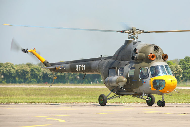 Mil Mi-2, LOM Praha - Centrum leteckého výcviku, registrace 0711